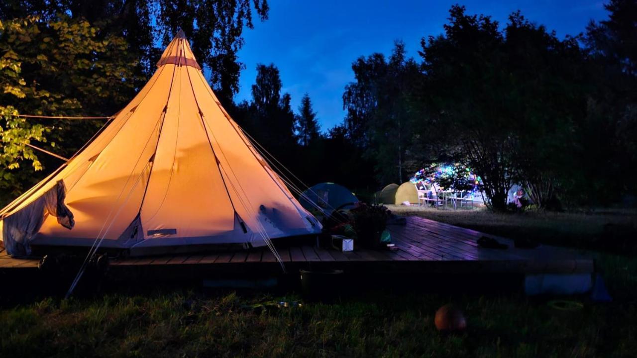 Hotel Glamping Fluffy Horns - Glempings Pukainie Ragi Plieņciems Esterno foto