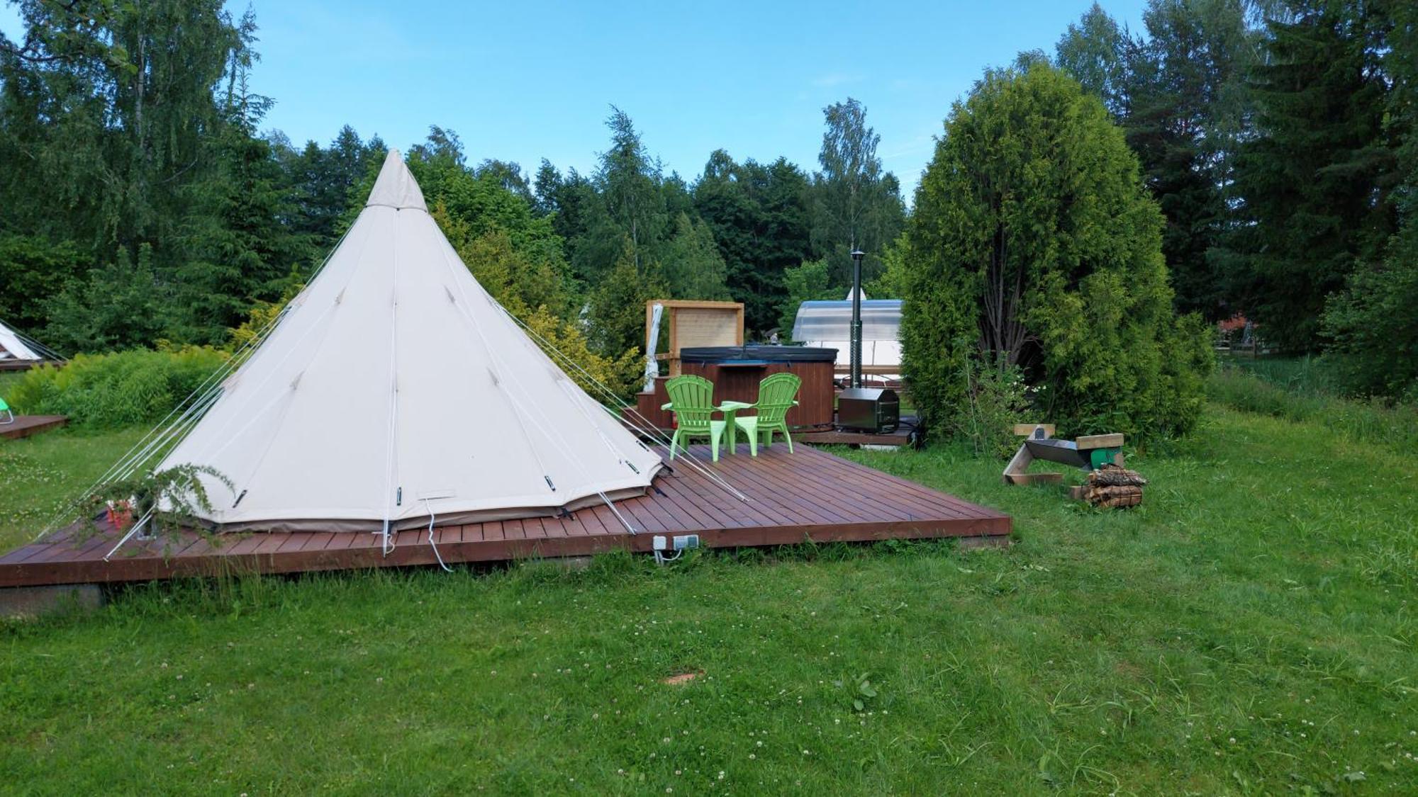 Hotel Glamping Fluffy Horns - Glempings Pukainie Ragi Plieņciems Esterno foto